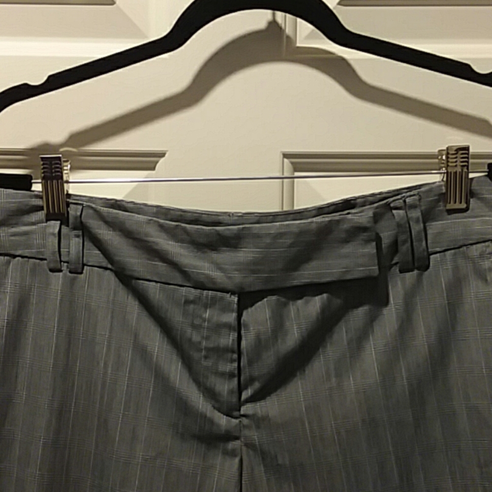 Shorts - Picture 2 of 5